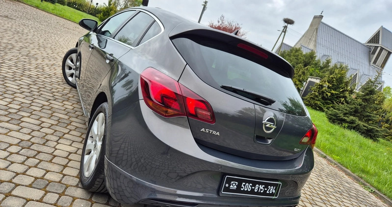 Opel Astra cena 40500 przebieg: 158907, rok produkcji 2014 z Człopa małe 742